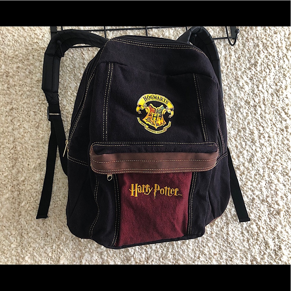 Harry Potter Hogwarts Back Back NWOT
